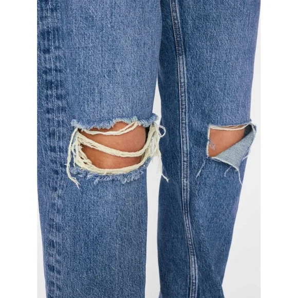 FRAME DENIM NWT THE STRAIGHT LEG ITASKA DESTRUCT JEANS. SIZE 34X32